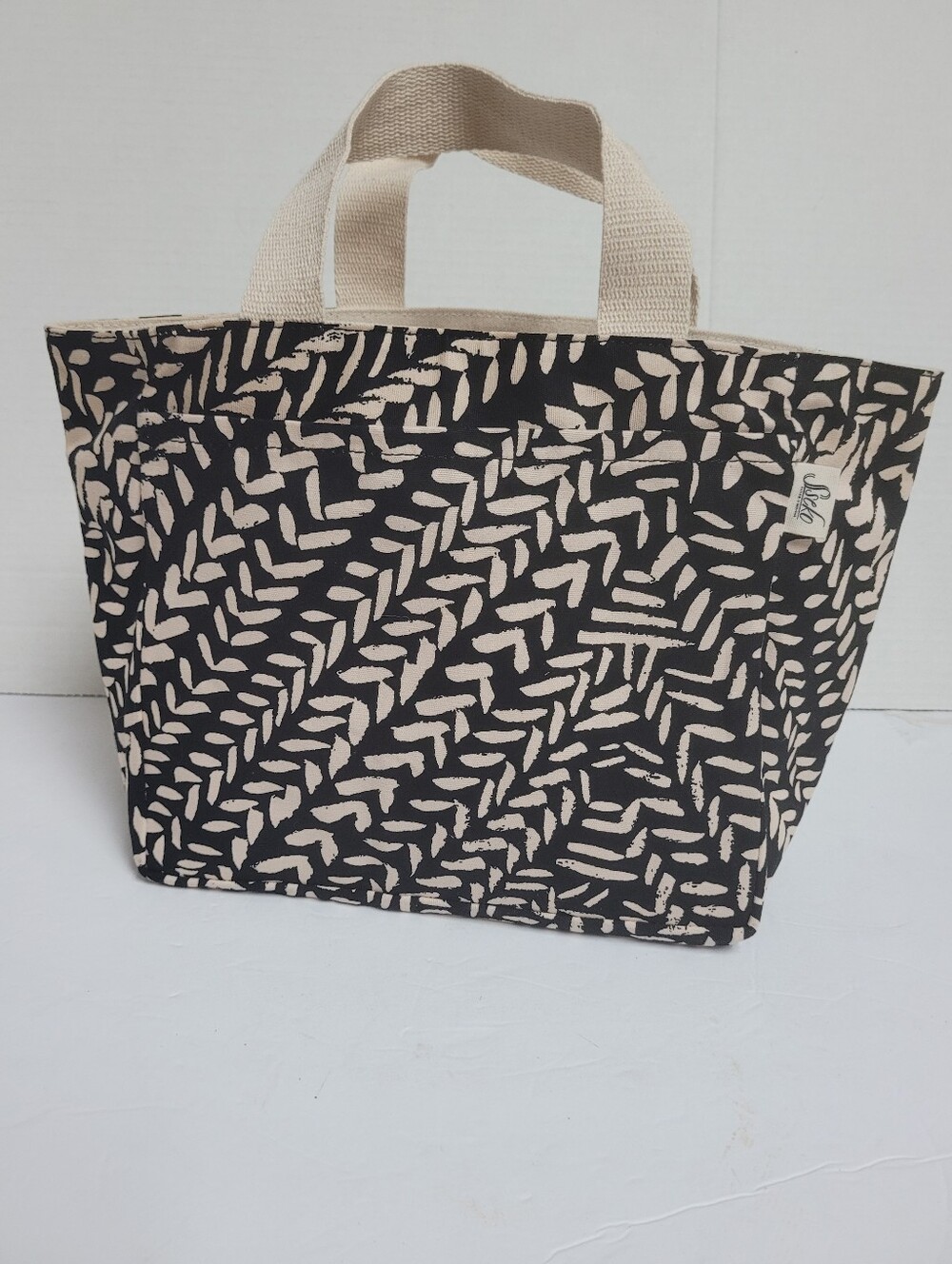 Sseko Designs Hide & Seek Canvas Tote Organizer Black & Cream Leaf Pattern